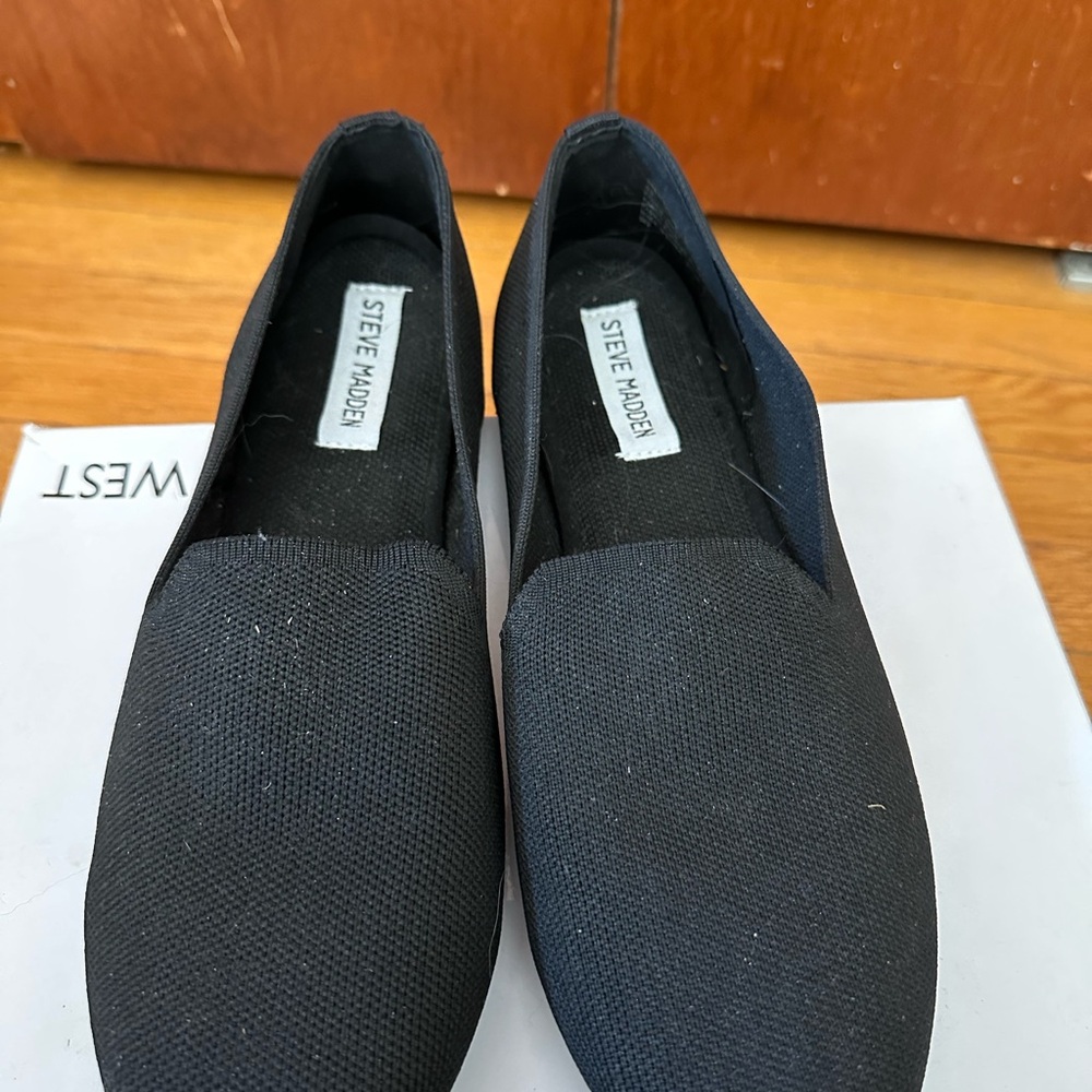 Steve Madden Black Flats